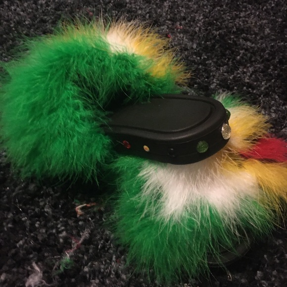 Guyana Fur Slides - Picture 4 of 7